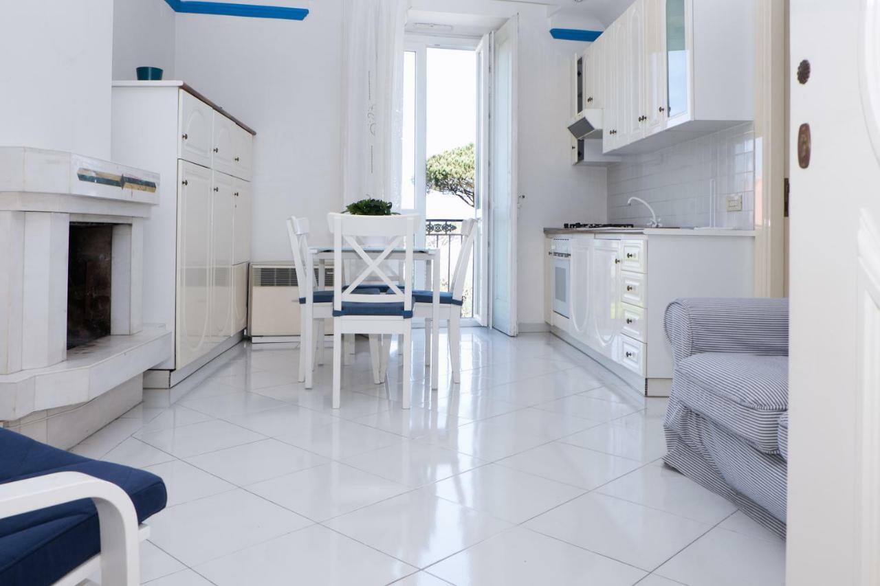 "White Mermaid" - Sorrento Downtown Sea View Apartment Bagian luar foto